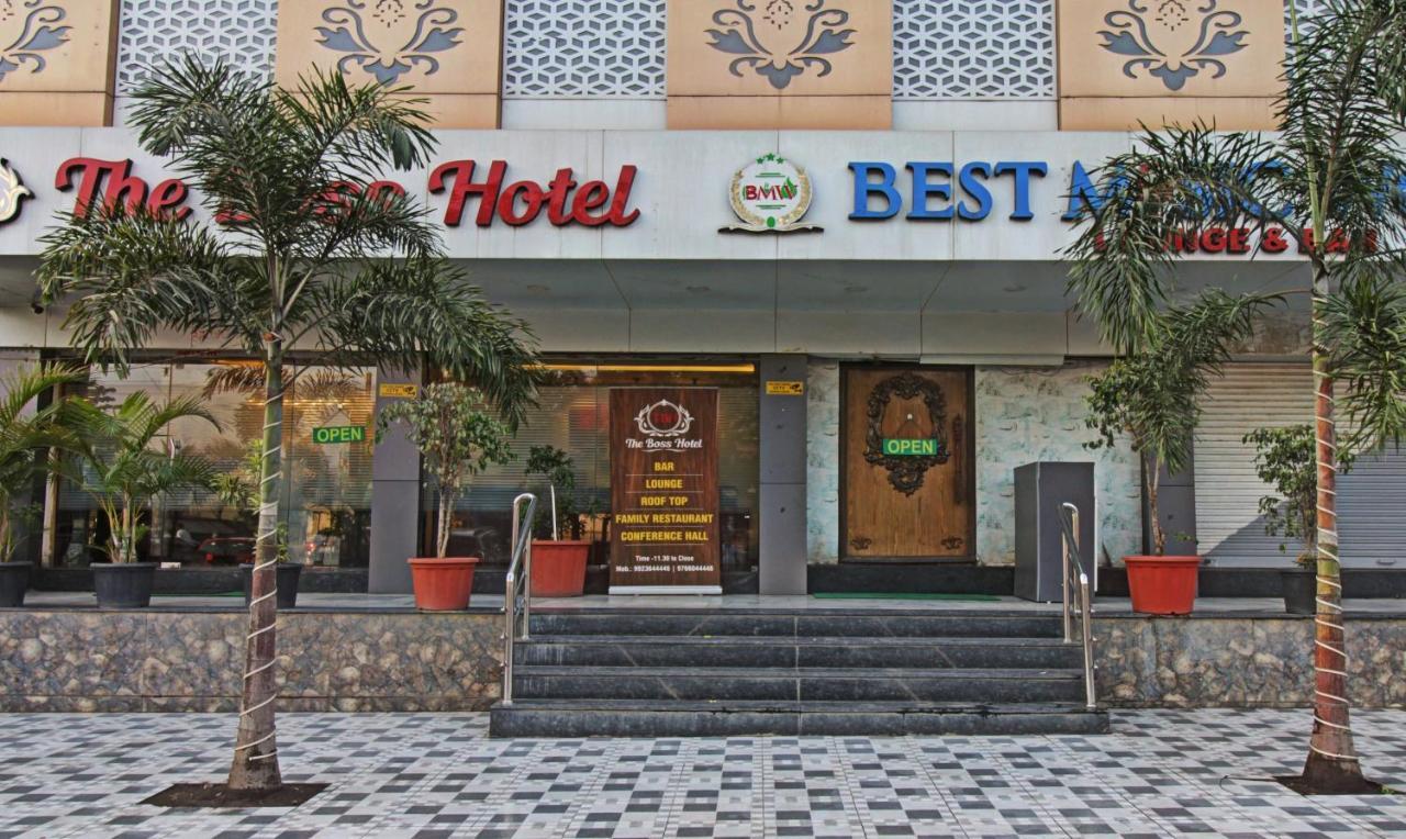 Hotel Treebo The Boss Rāipur Esterno foto