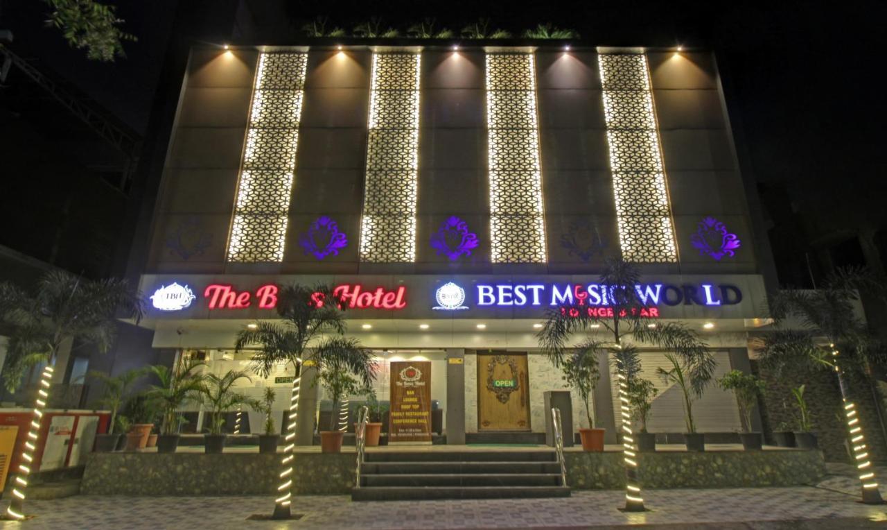 Hotel Treebo The Boss Rāipur Esterno foto